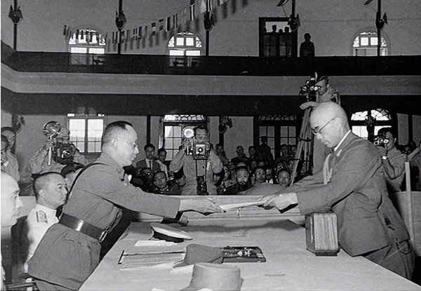 盈远期策略 1945，现代史上关键一年